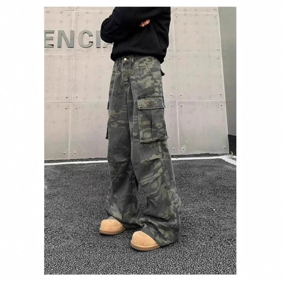 Men's vintage style cargo pants in washed camouflage pattern with multiple pockets, Korean design