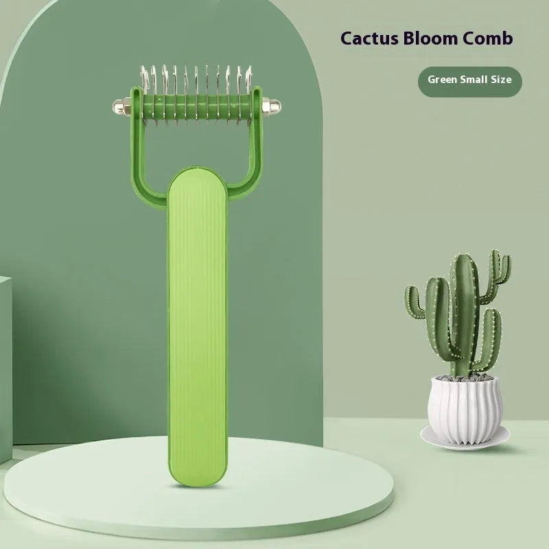 Dog grooming comb with stainless steel teeth and plastic handle in green or grey colour