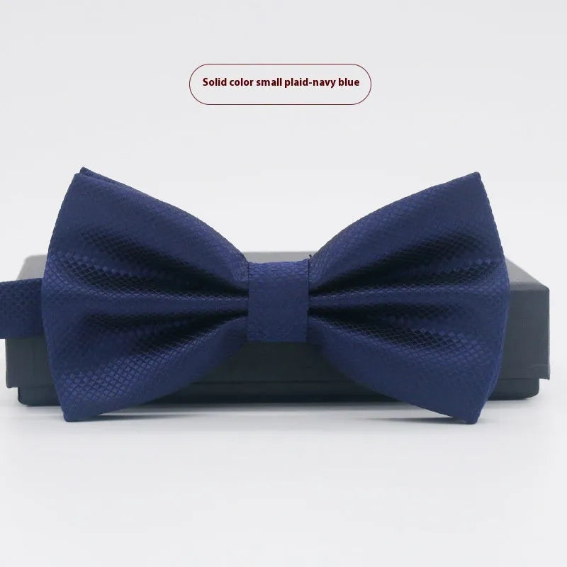 Men's solid colour formal bow tie in flat head style showing 12x6cm dimensions