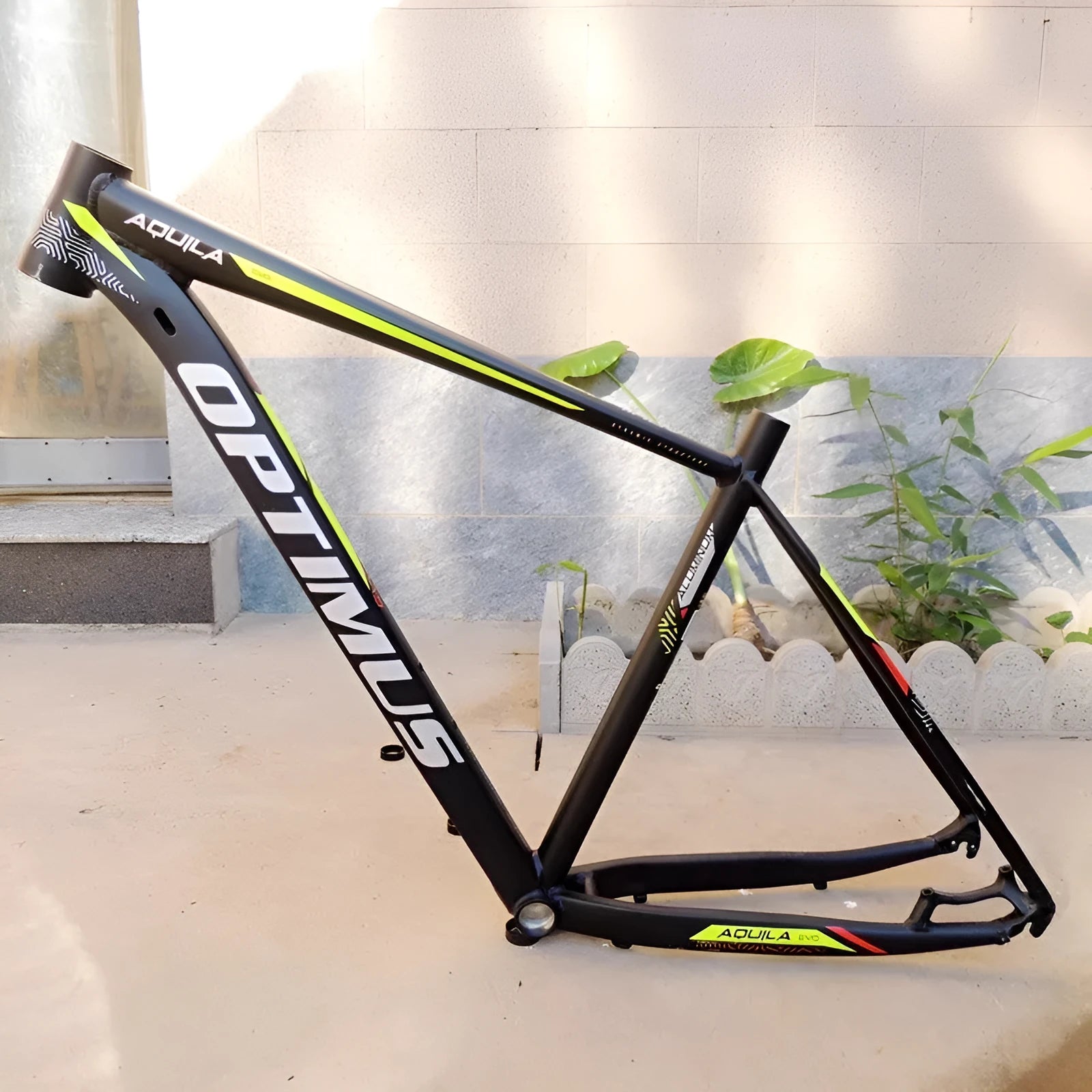 Black green 29-inch aluminium mountain bike frame with inner cable routing and disc brake mounts