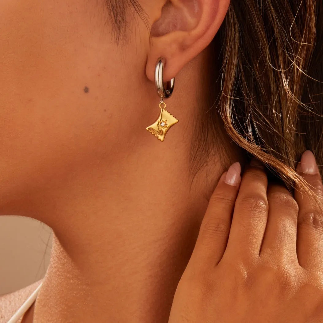 Stainless steel Christmas tree heart earrings with 18K gold electroplating and star geometry