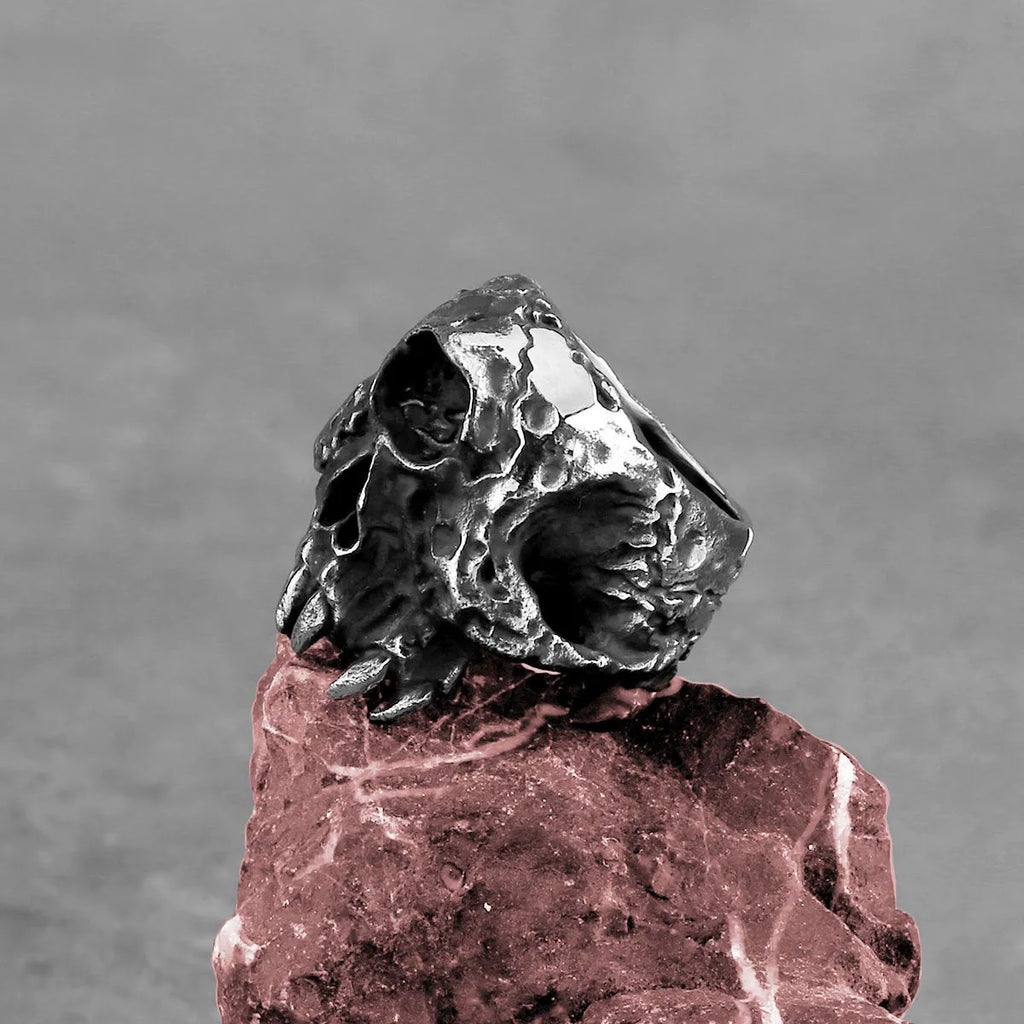 Alloy skull ring for men in punk hip hop style with electroplated finish