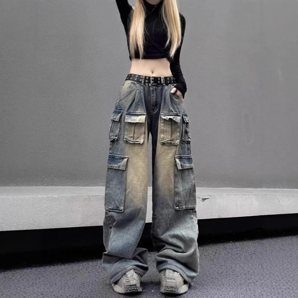 Men's loose fit distressed cargo jeans with multiple pockets in street hipster style