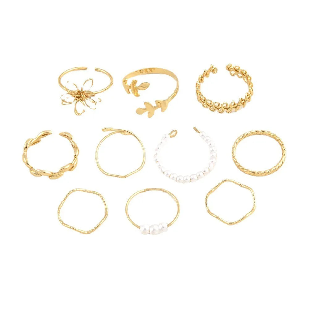Gold-coloured openwork flower ring set for women with electroplated finish and floral design