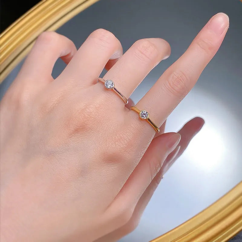Minimalist silver crown ring with linear detailing in gold or platinum finish for women's daily wear