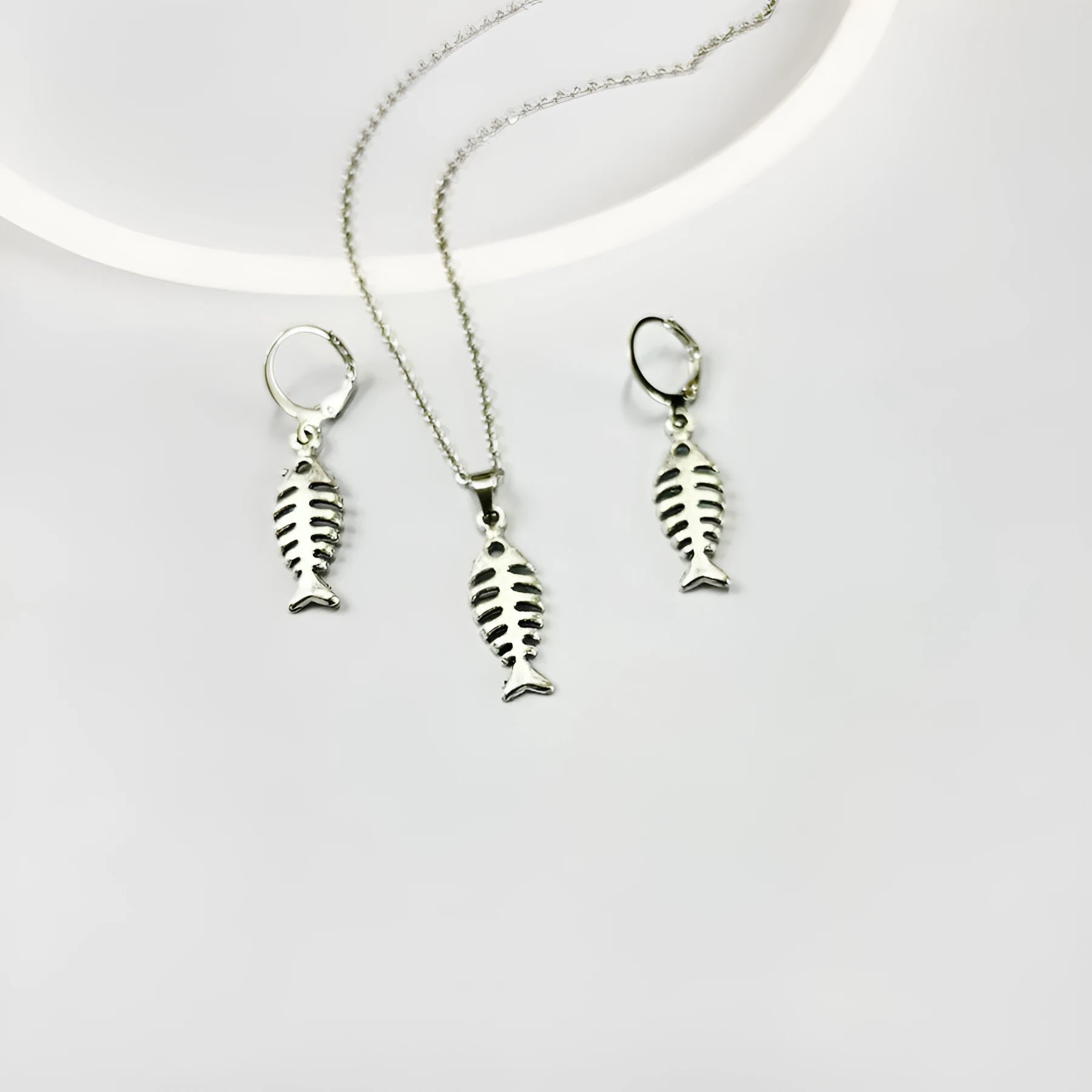 Fishbone pendant earrings and adjustable necklace set in retro alloy jewellery