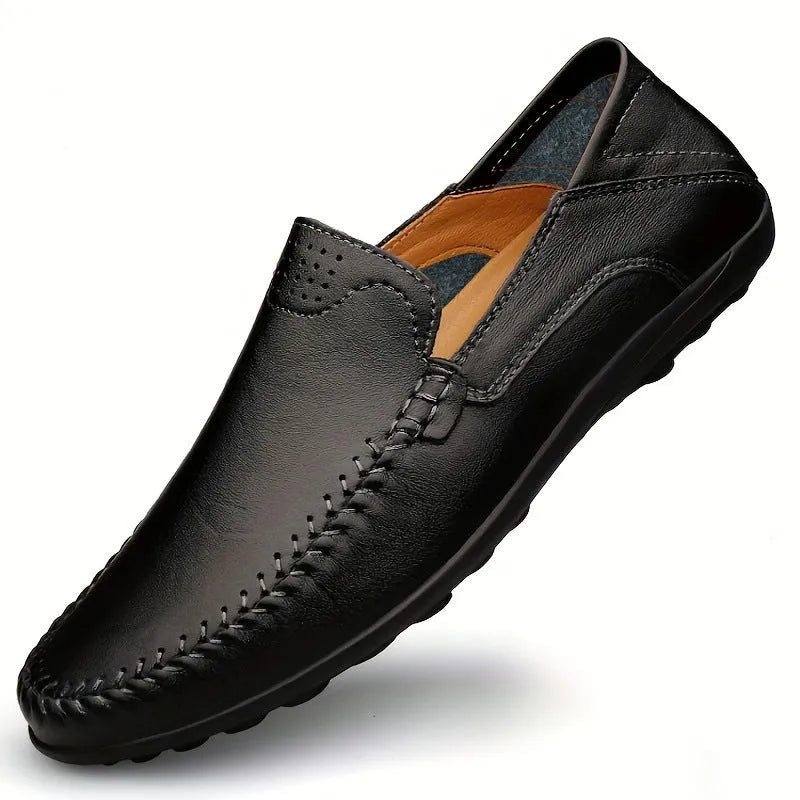 Men's round-toe casual leather shoes in cowhide with flat rubber sole, shown in black and brown colour options.
