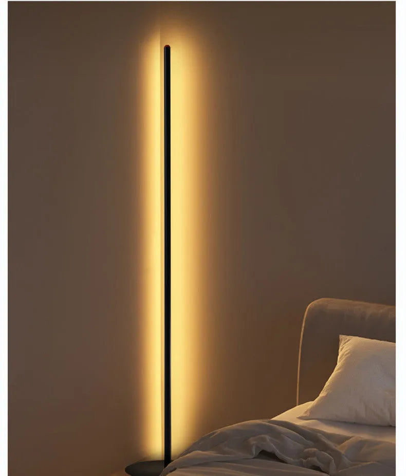 Vertical aluminium alloy floor lamp with LED light in modern minimalist style