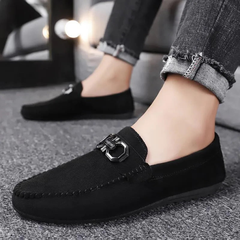 Men's black and grey breathable suede casual shoes with rubber sole for summer.